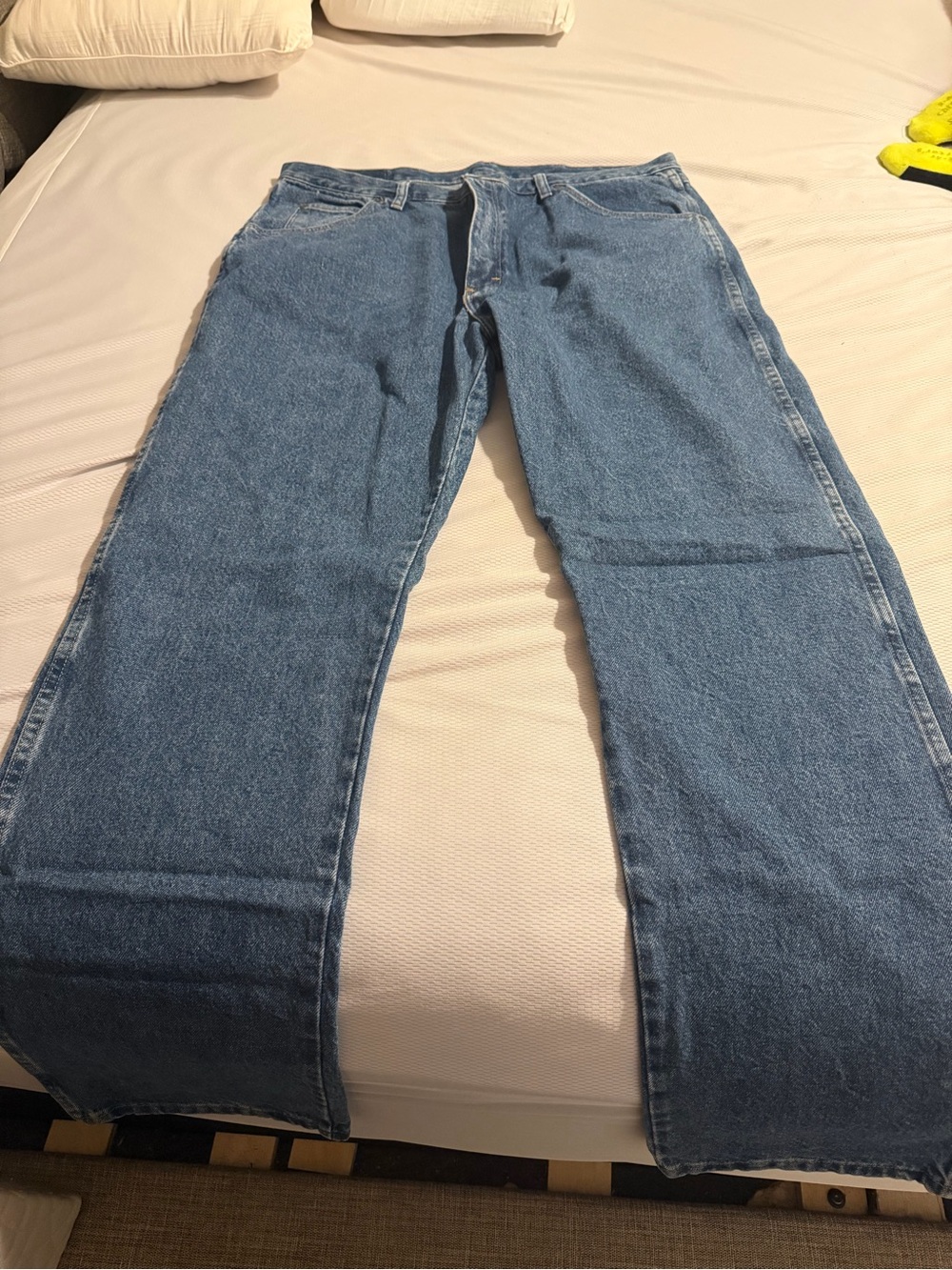 Wrangler Straight-Leg Men's Denim Jeans in Light Blue